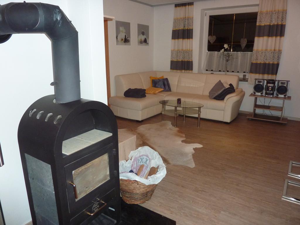Ferienwohnung Mit Blick Auf Die Buchensteinwand Hochfilzen Exterior photo